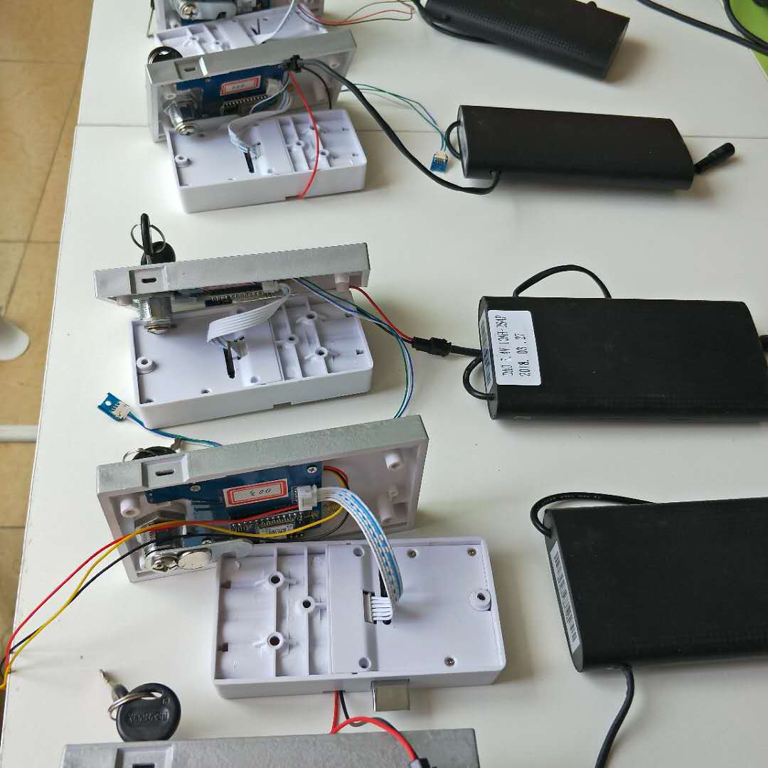 厂商专业供应共享快递柜学生储物柜定 制方案研发制造