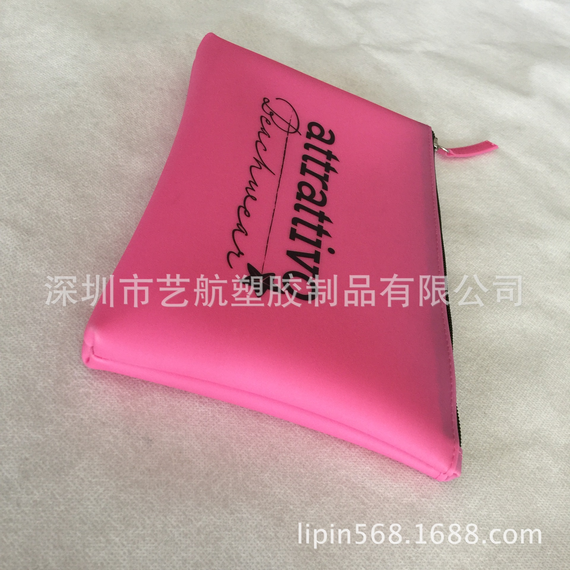 供应车缝果冻料PVC化妆包 沙滩休闲化妆袋 0.8mm厚果冻料袋可定制