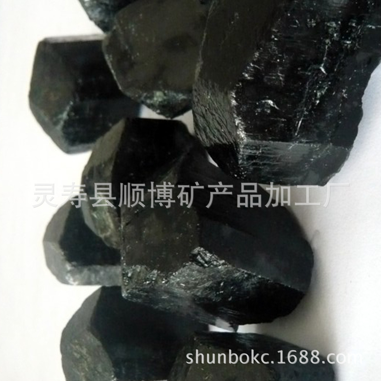 供应黑色新疆电气石 单晶体电气石托玛琳电气石 汗蒸房专用