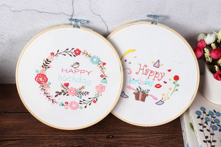 Fábrica directa Regalo de Cumpleaños hecho a mano DIY tela novato europeo bordado flores y plantas material paquete Kit