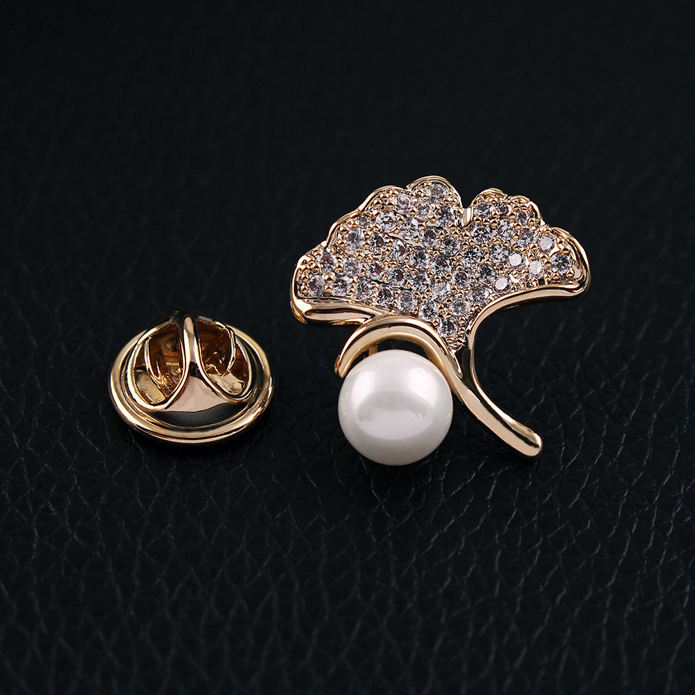 Crystal Ginkgo Leaf Brooch With Pearl And Zirconia Accessory_voghion.com