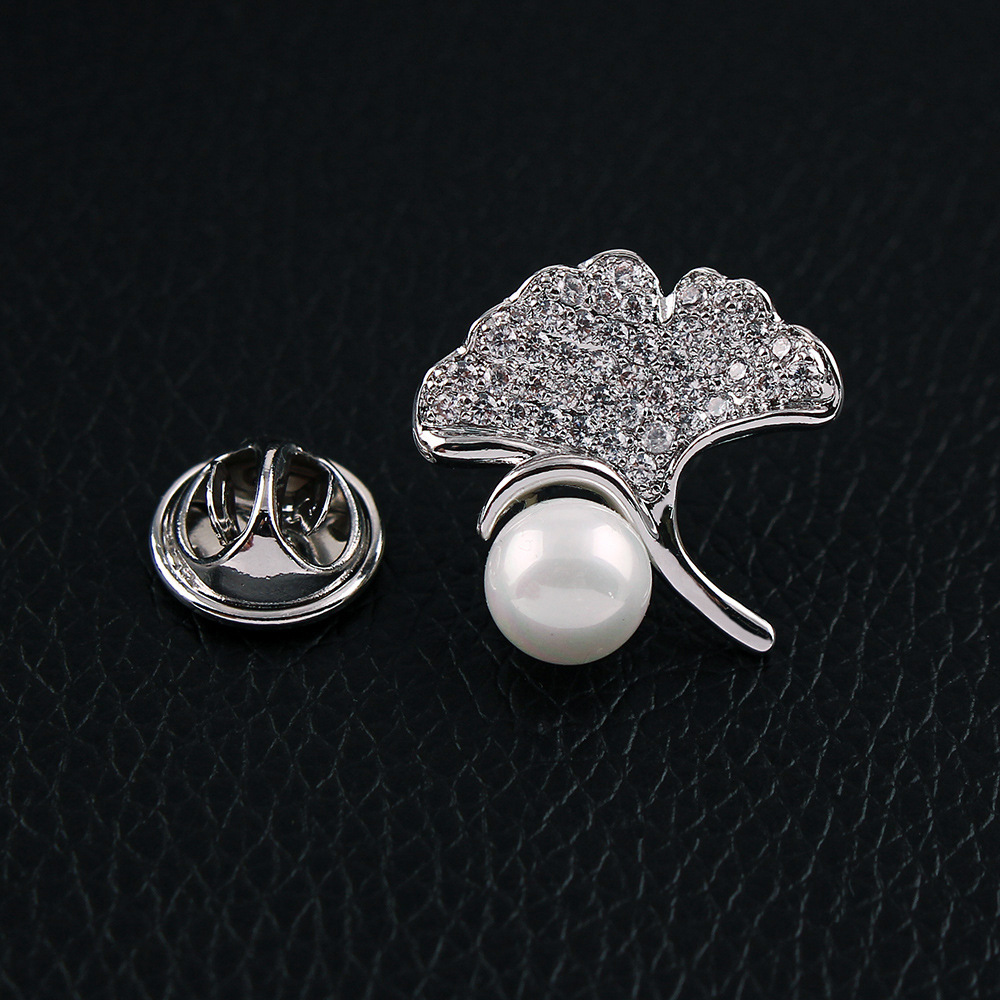 Crystal Ginkgo Leaf Brooch With Pearl And Zirconia Accessory_voghion.com