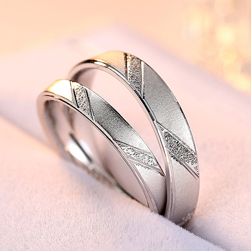 Korean personalized hand jewelry s925 sterling silver couple rings European and American men's and women's silver jewelry creative closed mouth rings wholesale