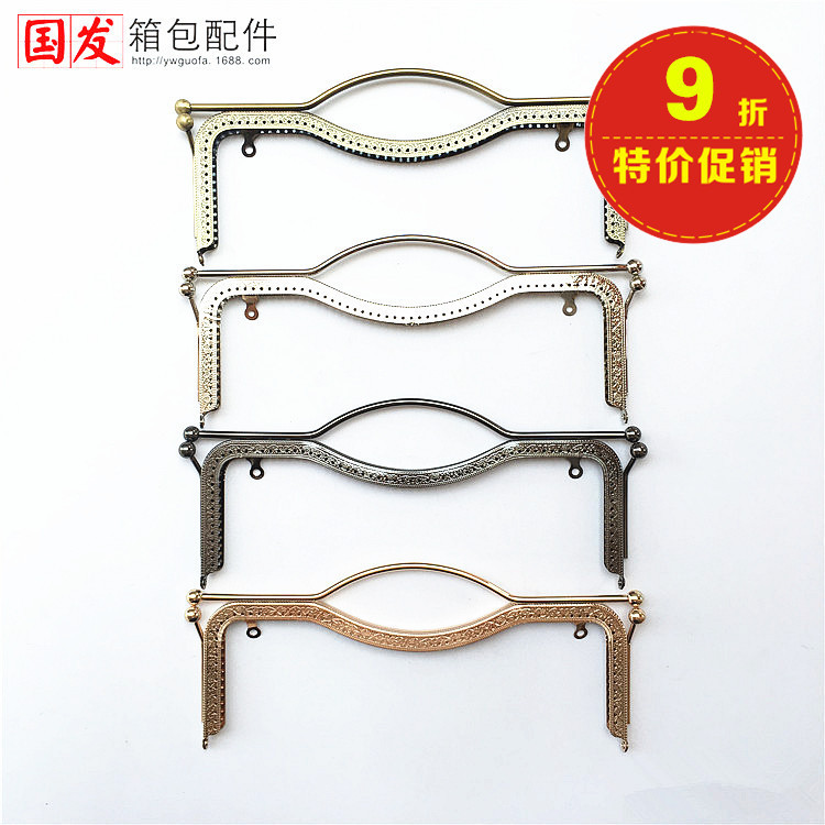 10% de descuento por tiempo limitado 27CM cintura cóncava en relieve labios oro oro mano oro oro labial oro oro