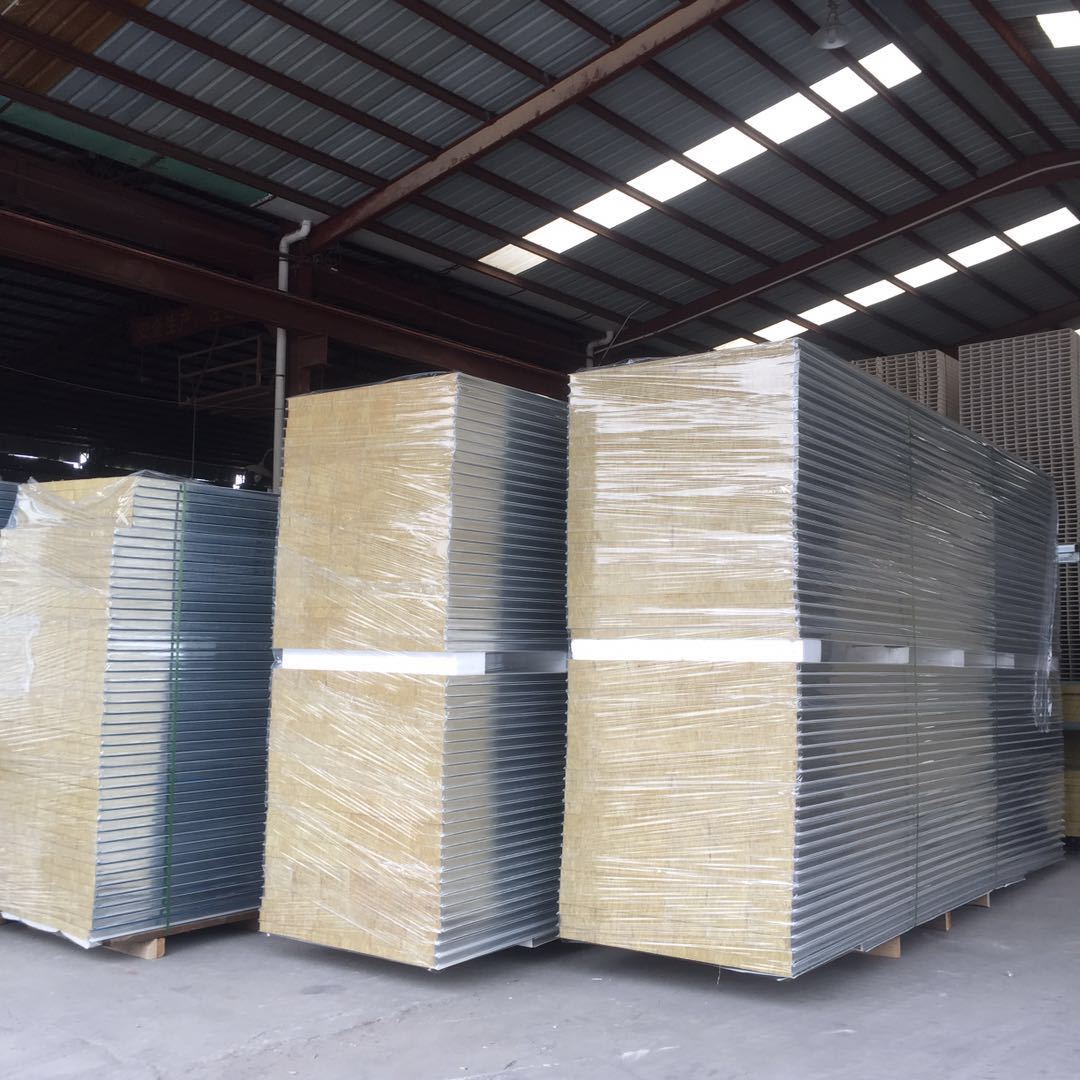 厂家直销岩棉彩钢板50mm厚防火岩棉板夹芯板岩棉隔墙保温彩钢板