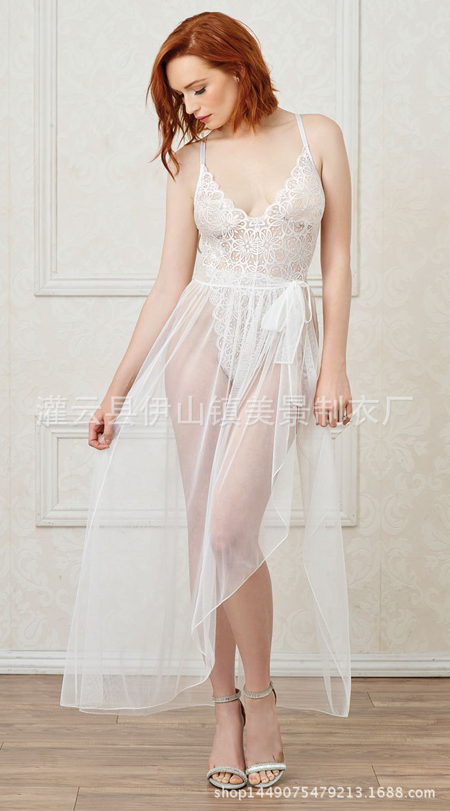 흰색 점프수트 + 100% off 스커트