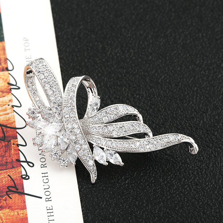Korean style high-end personality fashion temperament wedding micro inlaid zircon corsage brooch female pin anti-exposure suit accessories