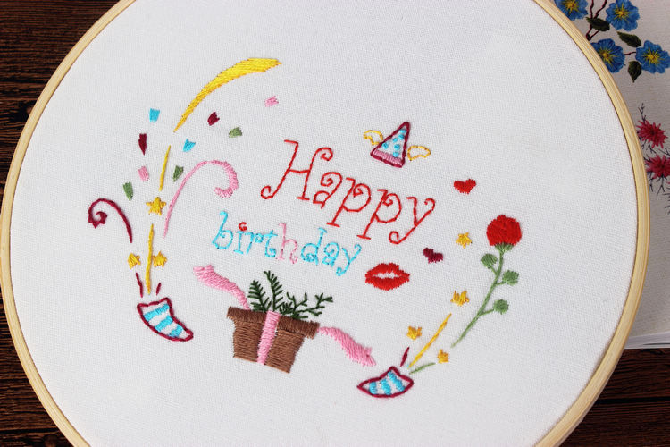 Fábrica directa Regalo de Cumpleaños hecho a mano DIY tela novato europeo bordado flores y plantas material paquete Kit