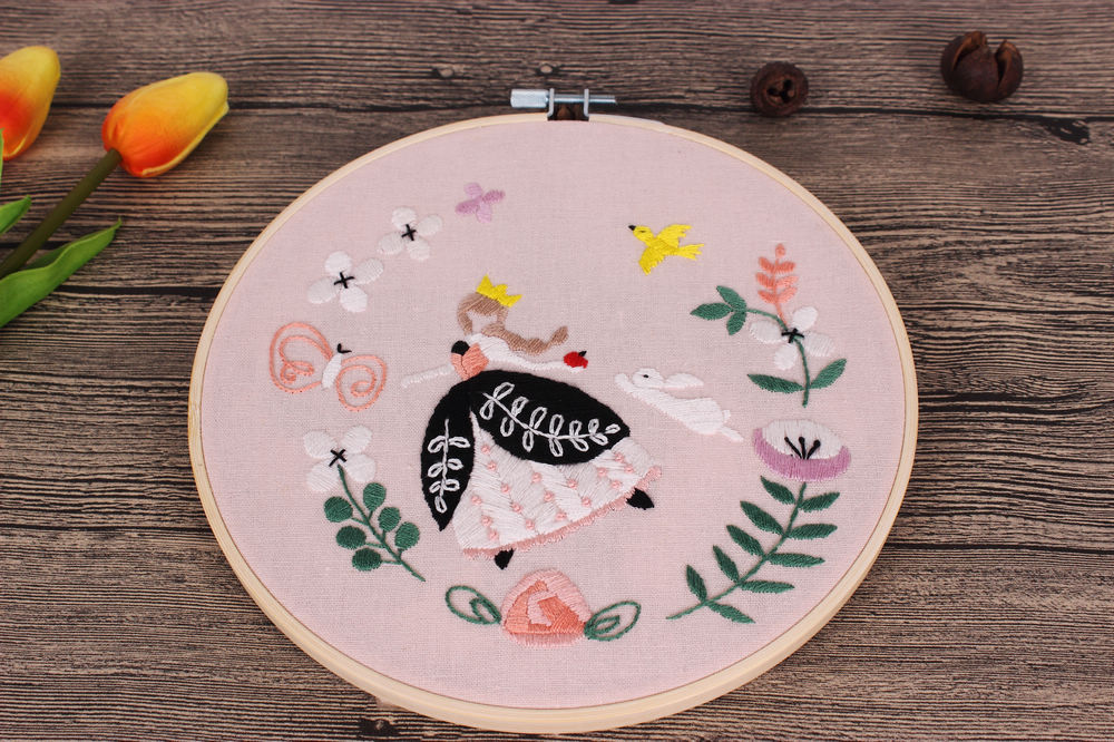 Ventas directas de la fábrica sueño princesa hecha a mano DIY tela principiante bordado europeo flores y plantas paquete material kit Kit costura