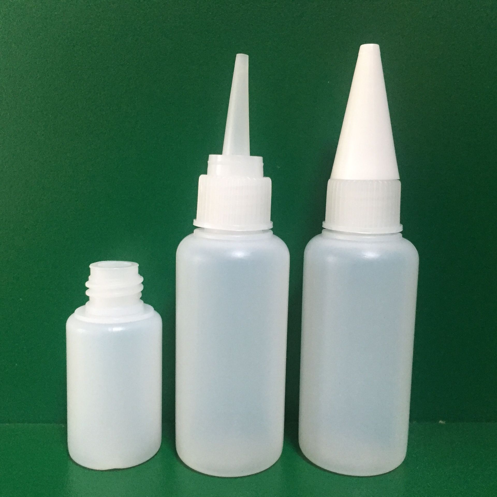 供应胶水瓶 塑料瓶 10克胶瓶 20克圆瓶 快干胶瓶JB071