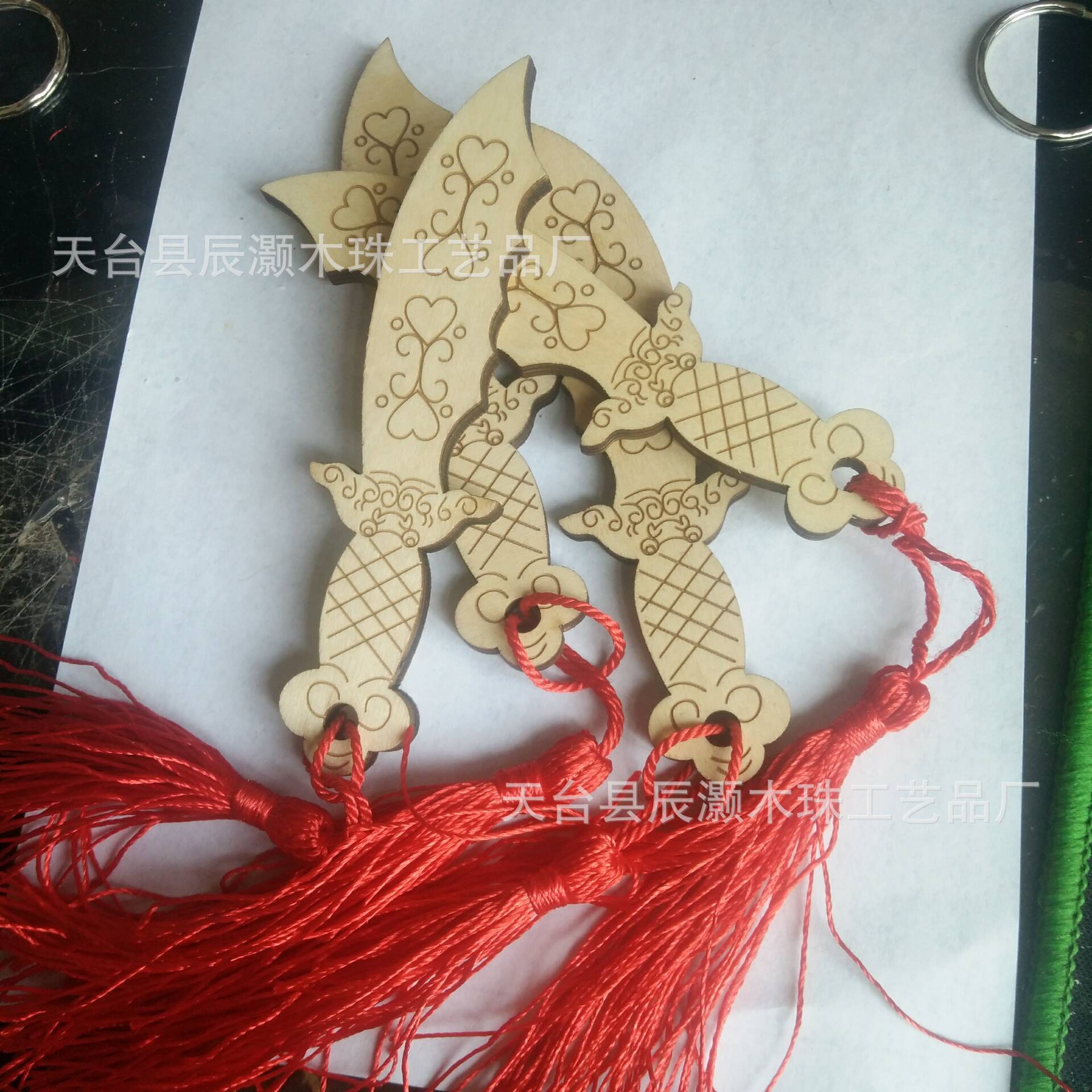 Children's wooden carved pendant, baby's first birthday celebration item, small wooden knife, Chinese-style wooden home decoration.