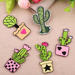 Embroidered patch with computerized stitching, exquisite and personalized, suitable for cacti and succulents, hats, clothing, and decorations.