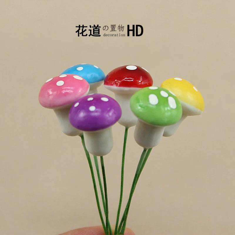 Фотография украшения реквизит сосновый шар красочный пенный гриб сочный мох украшение в горшке маленький гриб