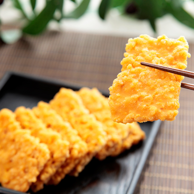 厂家直销蟹香蛋黄味糯米锅巴蟹黄咸香脆网红休闲零食油炸袋装批发