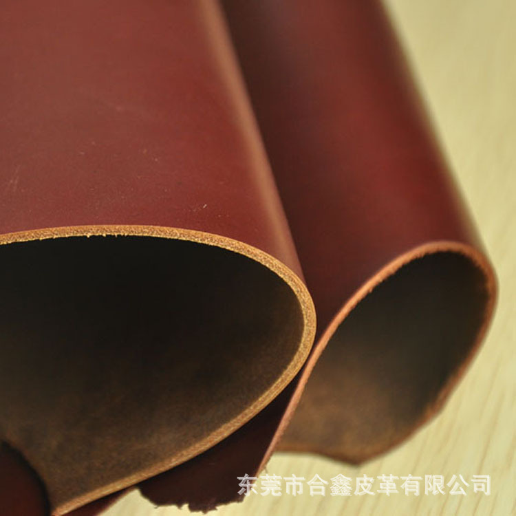 厂家供应牛油皮 头层油腊皮皮面光滑 鞋包用油蜡牛皮现货