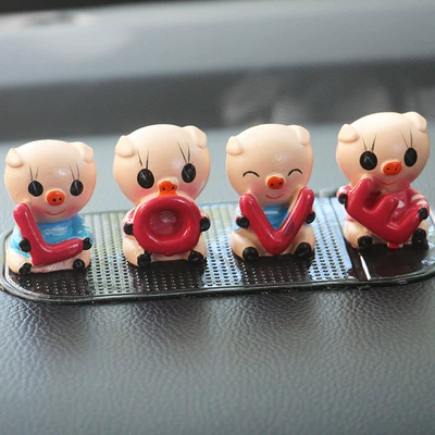 Car ornaments Ornaments Cute LOVE Piggy
