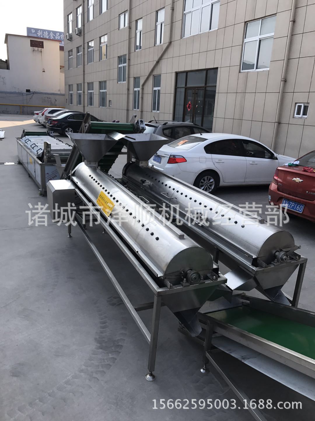 鸡爪脱皮机 设备优点 鸡爪无断骨 无损伤   脱皮效果好食品加工