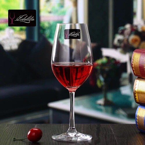 The Iderita Red Wine Glass, made of crystal, is a household high-stemmed glass suitable for red wine glasses and wine tasting cups, and it can be used as a logo.
