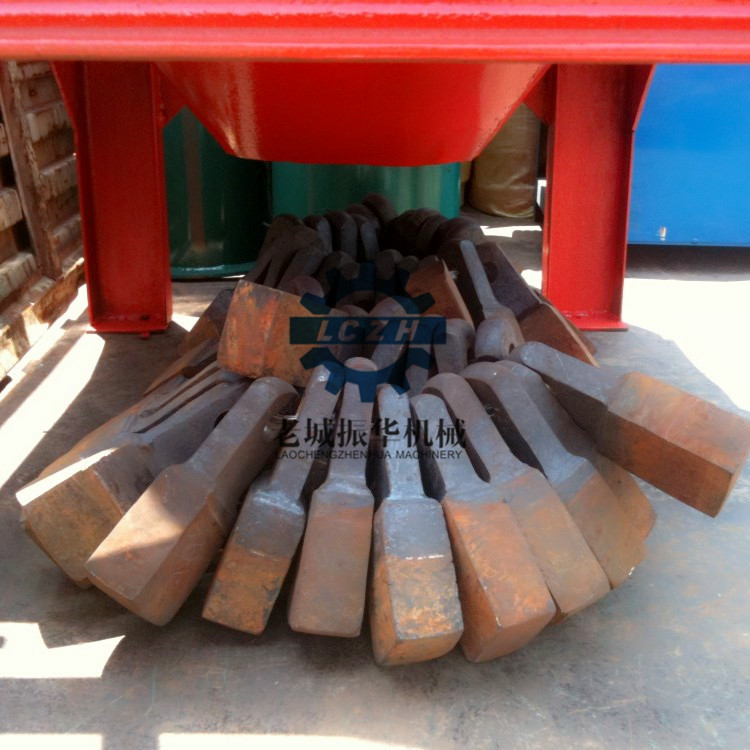 供应火车道硅钢锤头破碎机 立式复合破碎机耐磨材质制造厂家