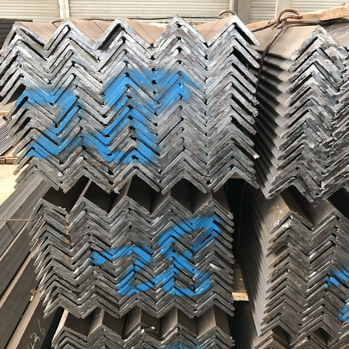 现货供应马钢唐钢 5#碳钢角钢Q235B带材质 可定尺加工高锌层