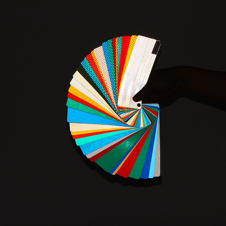 厂家批发反光膜蓄光膜夜光反光材料工程级喷绘丝印交通标志标牌