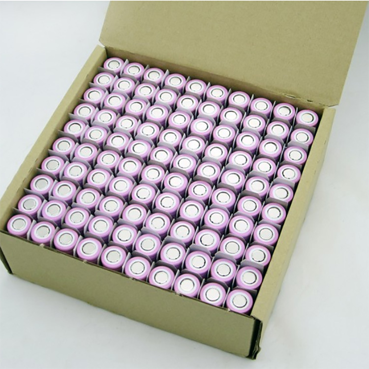 Soldadura 18650 batería de litio recargable 3.7v12v cabeza plana tesoro de carga núcleo de la batería del coche linterna de luz fuerte especial