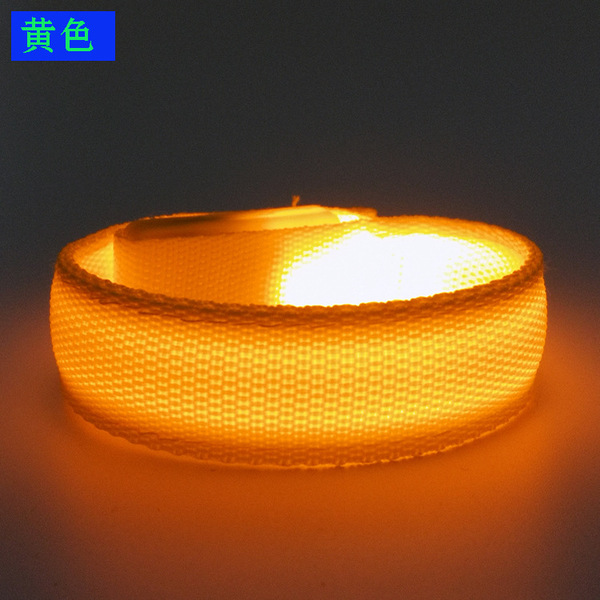 Fluorescence flashing bracelet