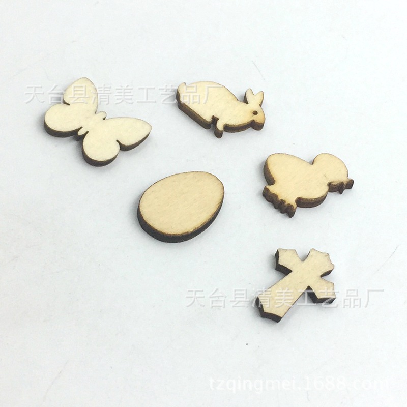 Spot pequeño lote de copos de nieve, conejos, mariposas, etc. Una variedad de piezas de madera decorativas navideñas simples mezcladas