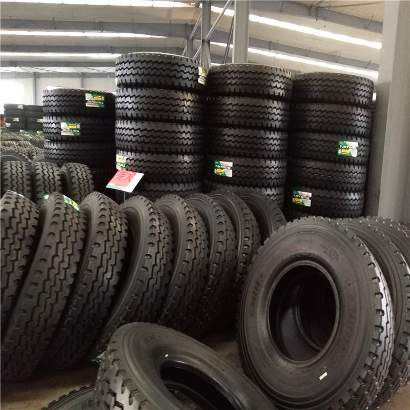 1100R20线纹 载重卡车轮胎 质优价低 大量现货 出口