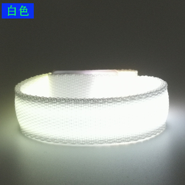 Fluorescence flashing bracelet