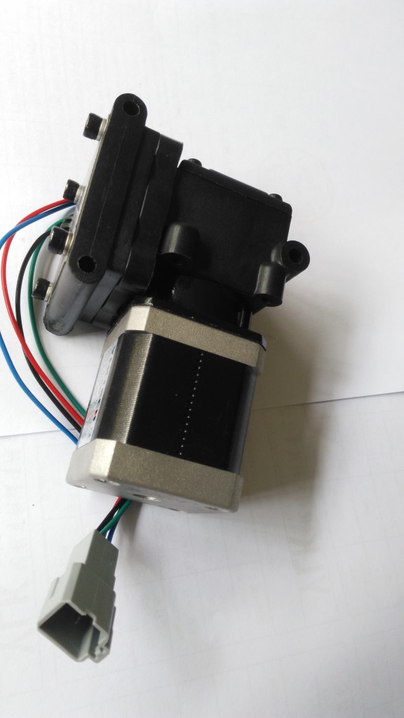 批发大量重汽原厂豪沃T7H430专用尿素泵