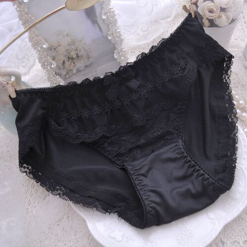 Long-term supply of Japanese fresh multi-color milk silk princess embroidered triangle girl cute women's underwear