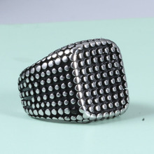 欧美跨境热卖创意20MM方形个性铆钉不锈钢戒指潮男网红钛钢戒指女