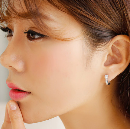 Fashionable Korean Super Flash U-shaped Earrings for Women Creative Personalized Women's Earrings Manufacturer Wholesale Fashion Jewelry