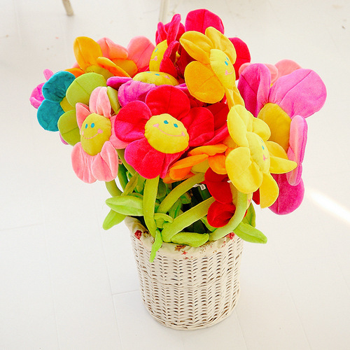 A set of one-size-fits-all simulated flower toys, including a rose, sunflower, plush toy cushion, large size, velvet material, sunflower.
