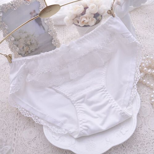 Long-term supply of Japanese fresh multi-color milk silk princess embroidered triangle girl cute women's underwear
