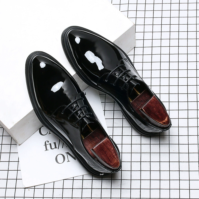 Мужские классические кожаные туфли из натуральной кожи большого размера, модные весенне-летние блестящие туфли из лакированной кожи с заостренным носком, удобные британские деловые туфли.
