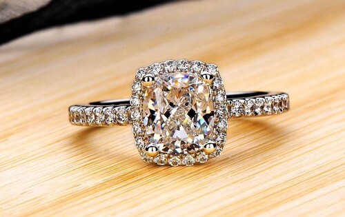 Korean Fashion Square Light Luxury Four Claw Ring for Women Wedding Open Diamond Ring Zircon Crystal Silver Jewelry Ring Wholesale