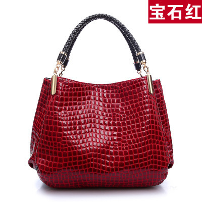 Bolso de Mujer, Invierno 2024, Nuevo Modelo, Patrón de Cocodrilo, Piel Sintética, Estilo Europeo y Americano, Bolso de Mano para Mujer de Mediana Edad, Bolso Grande de Hombro, Venta al por Mayor