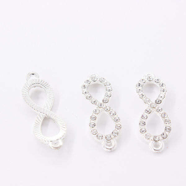 Fashionable accessory with bow