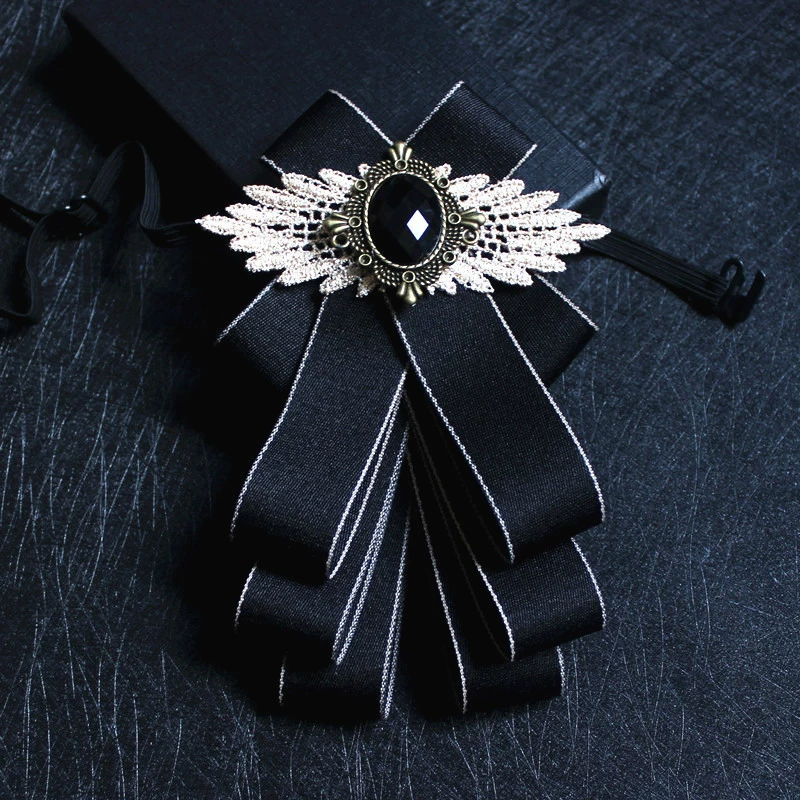 Поставка от производителя: костюмы для жениха, шаферов, ведущих, галстуки-бабочки, цветы на лацканы, банты для сцены, оптовые поставки, трансграничная торговля