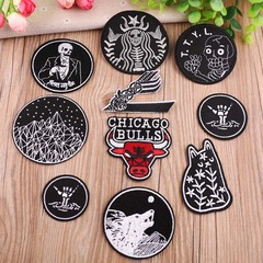 Embroidery patches with computerized stitching, punk style skull and pirate fashion DIY clothing decorations