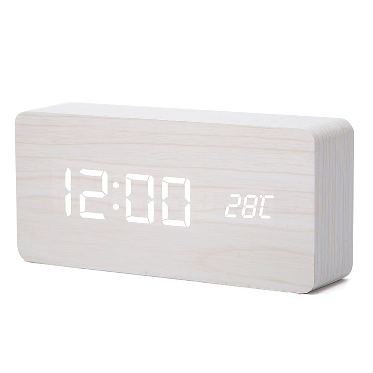 흰색 문자가있는 흰색 나무