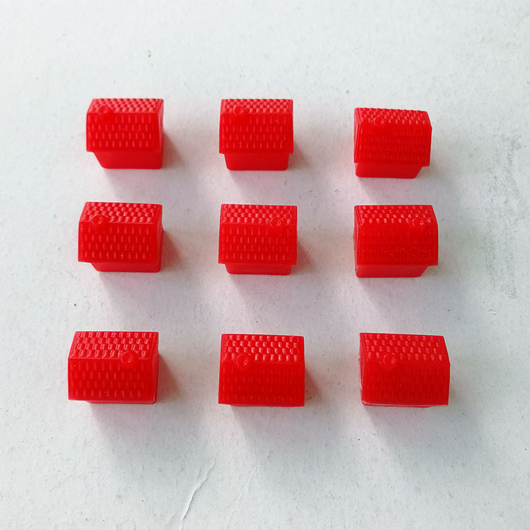 Plastic chess Small House hotel game chess strong hand Chess chess board game accessories