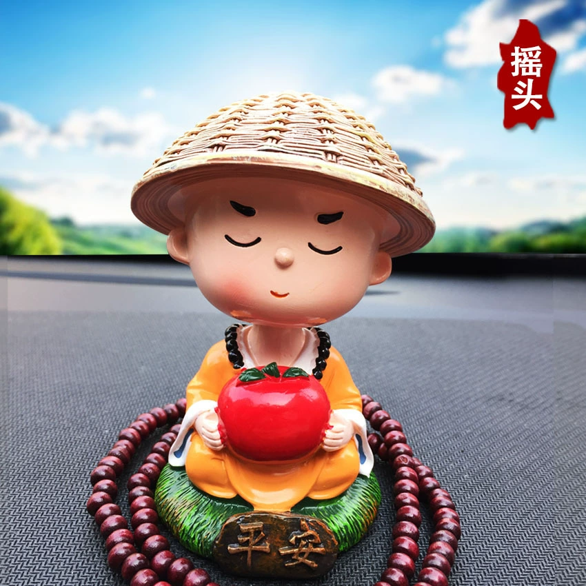 New Zen Er Xiao Shao Monk Monk Automobile Resin Spring Spring Calm Ping An Auto Zhong console interior