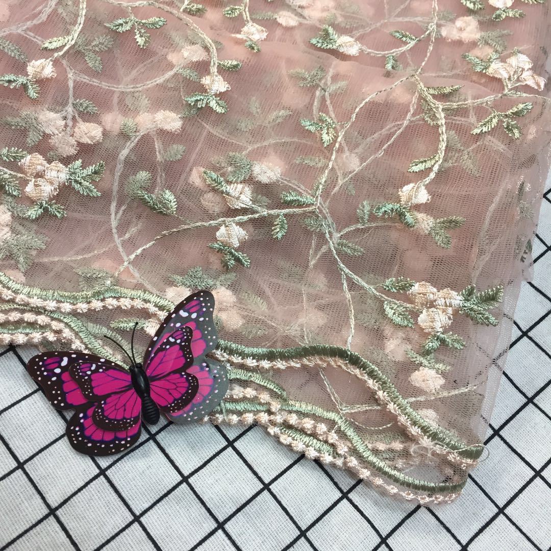 网布刺绣 双面波浪边绣花 立体满幅撞色绣 纱裙汉服面料现货批发