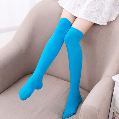 Fábrica al por mayor primavera y verano medias de terciopelo fino para niños calcetines altos para bebés niñas a rayas sobre la rodilla Calcetines