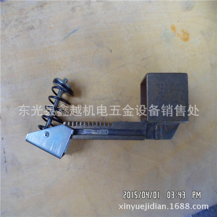 厂家供应 高压铜刷架 高压铝刷架 电机刷架 刷盒 碳刷支架刷架