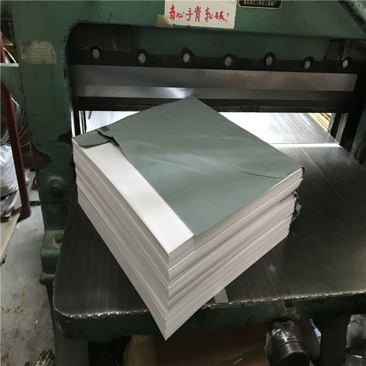 供应14-17克服装防潮防霉吸水纸 箱包 电镀 金银首饰纸可