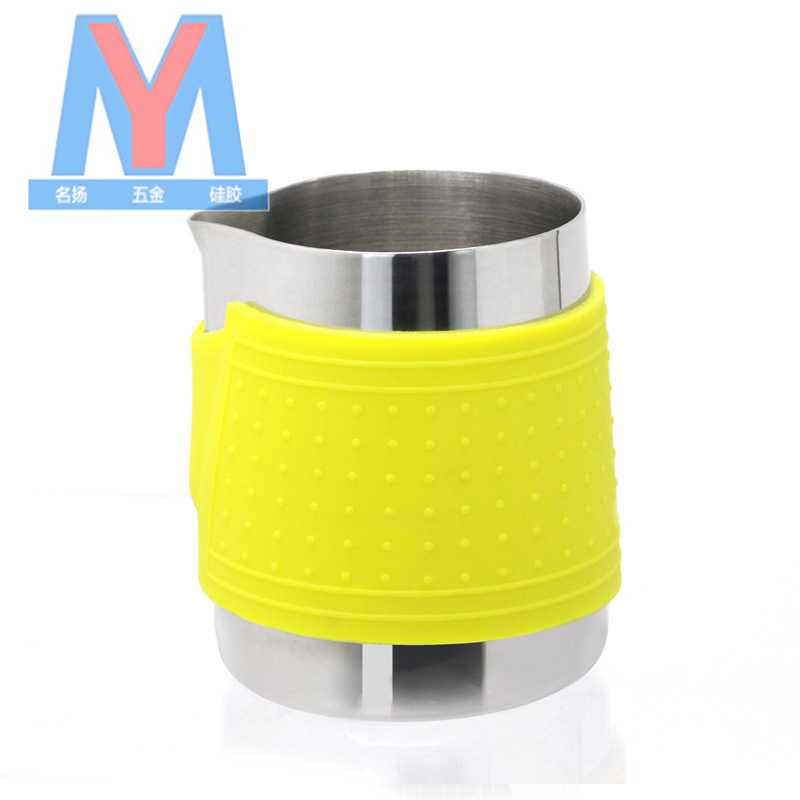 不锈钢无手柄黑色硅胶套防滑鹰嘴咖啡拉花杯